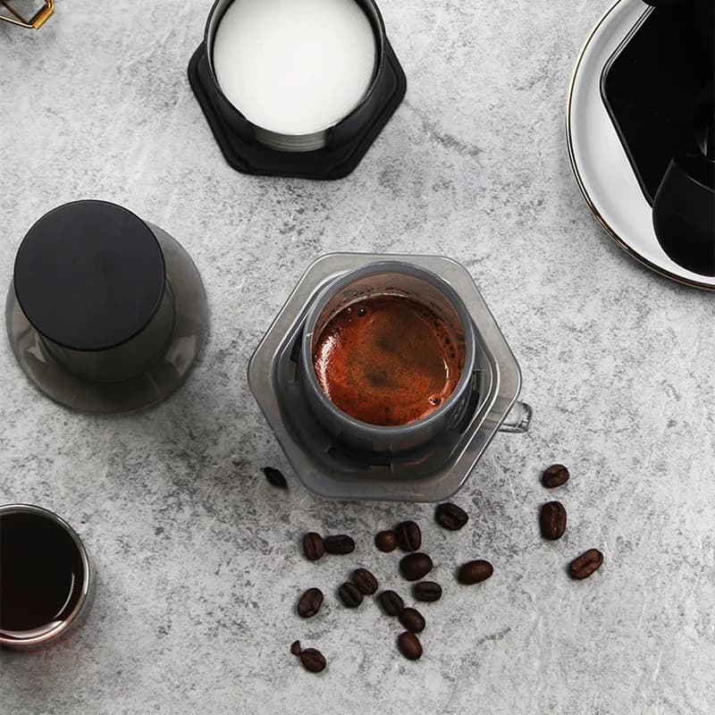 Přenosný french press kávovar